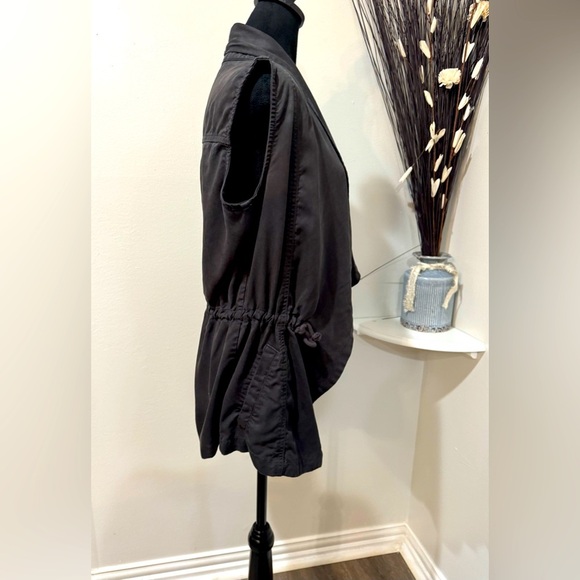 Max Jeans Dark Gray vest chic layering open front waist tie, in size small - Picture 5 of 10